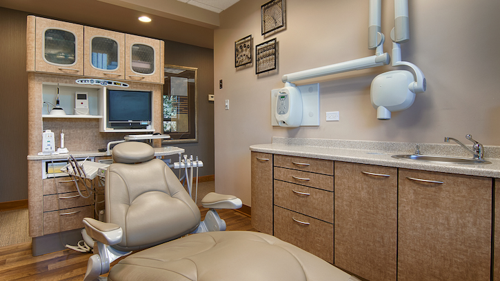 Arlington Heights IL dentist exam room of Dr. Engelberg